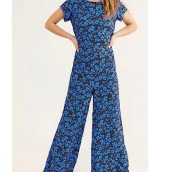 NEW FREE PEOPLE HAILEE BLUE FLORAL OPEN BACK WIDE LEG PANTS JUMPSUIT Womens SZ S - Picture 2 of 10